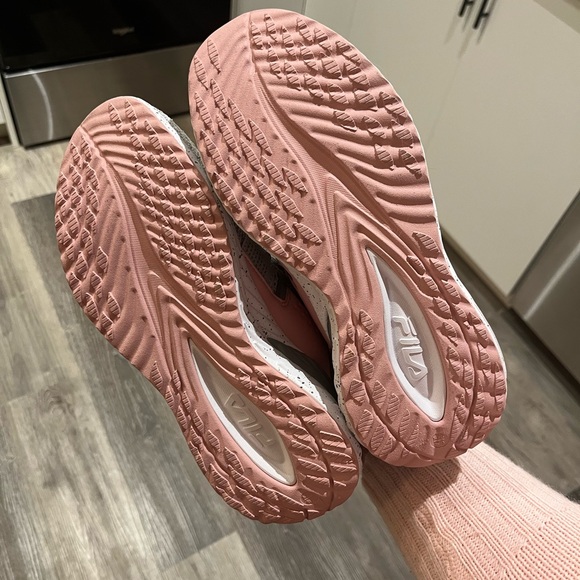 Fila Women's Gray and Pink Running Shoes - Picture 3 of 3